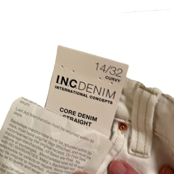 INC International Concepts Women’s Mid Rise White Straight Leg Jeans Size 32 - Picture 4 of 10